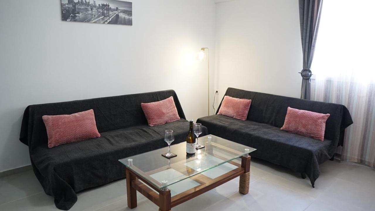 Nikolas Family Apartments Moírai المظهر الخارجي الصورة
